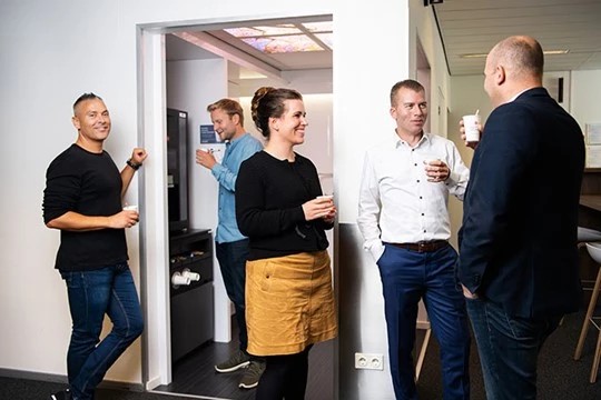 Collega's op kantoor