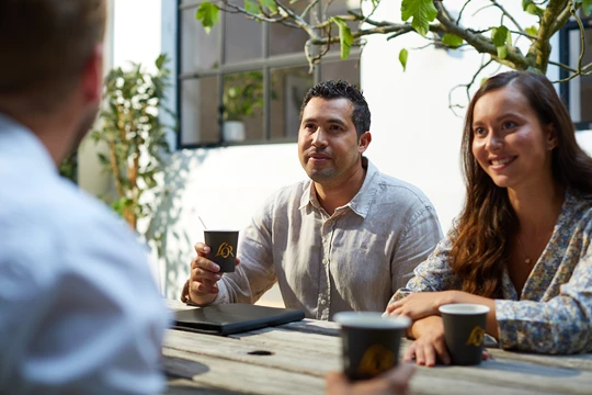 BE-lor-outside-coffee-4